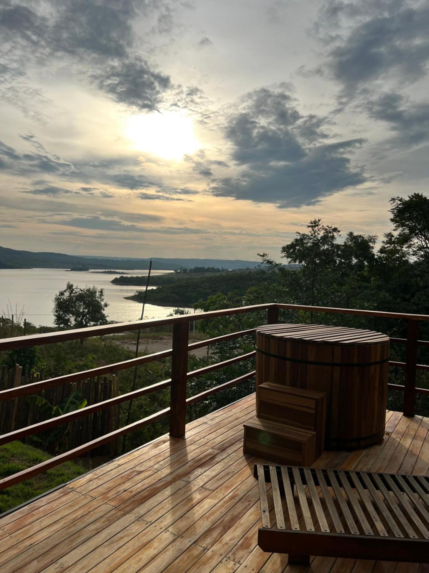 Chale Recanto - Ofuro, Banheira, Vista, Cachoeira E Lago Alexania Экстерьер фото